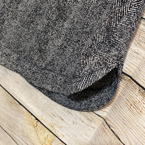 MED | 3/4 Sleeve semi sheer top- black & white - Picture 5 of 9